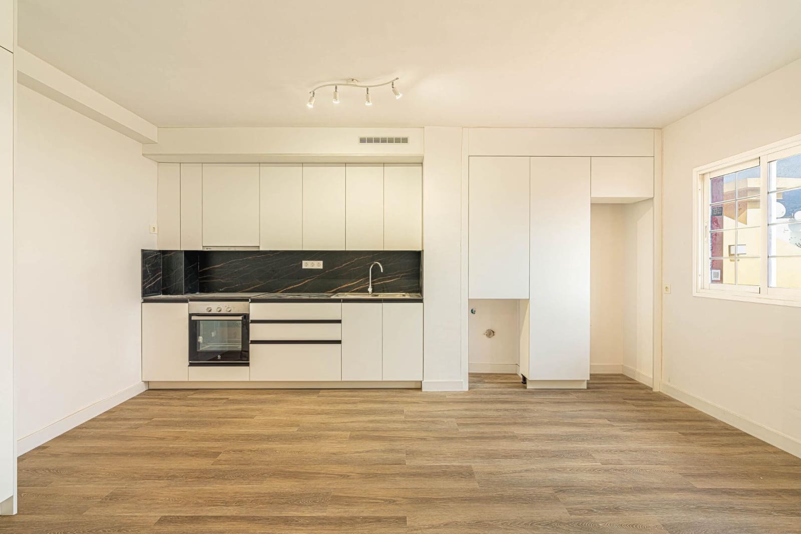 Ático de 2 habitaciones en Güímar en alquiler - 1.100 € (Ref: 9312751)