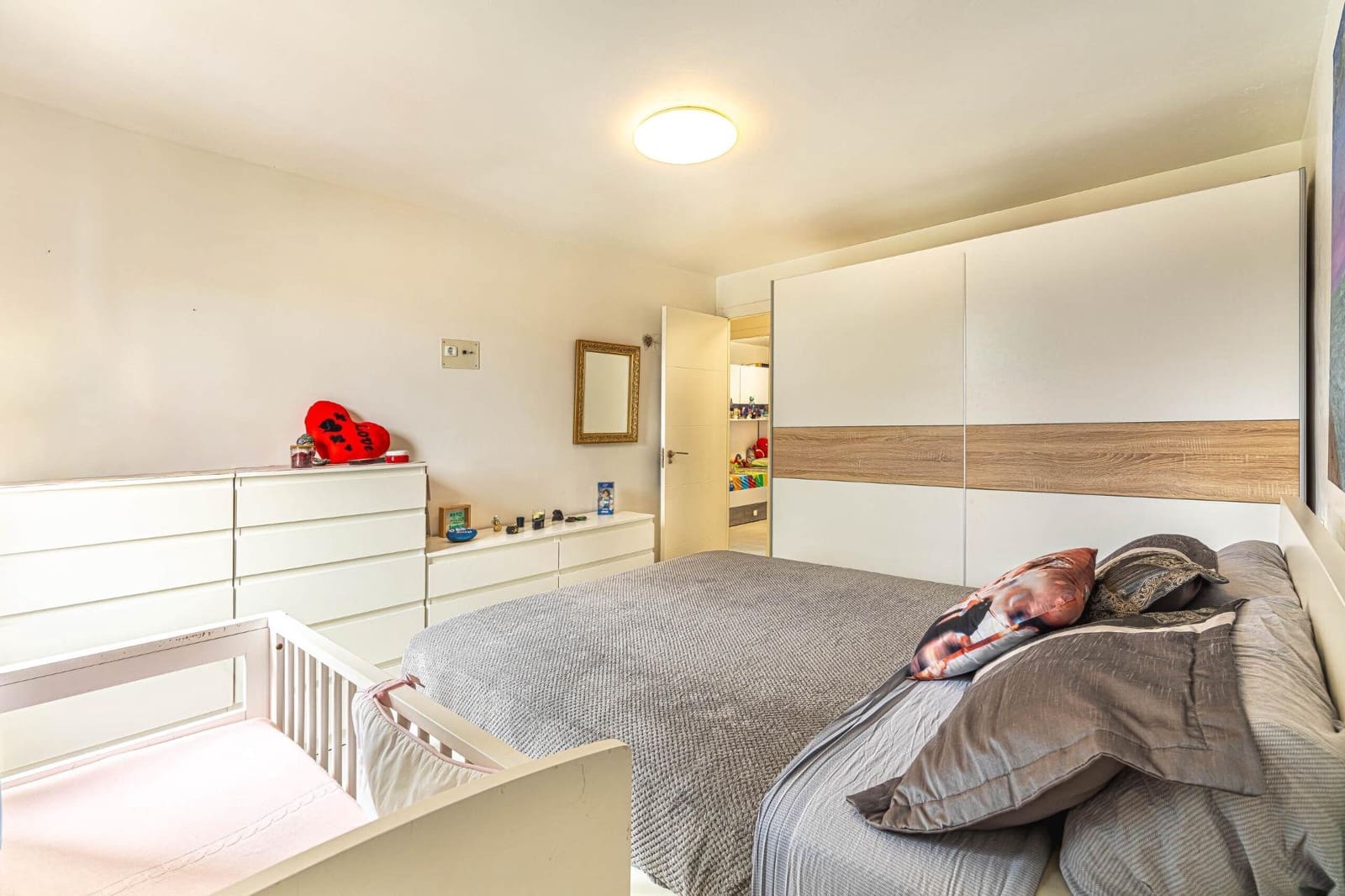 4 bedroom Flat for sale in Santa Cruz de Tenerife - € 195,000 (Ref: 9353502)