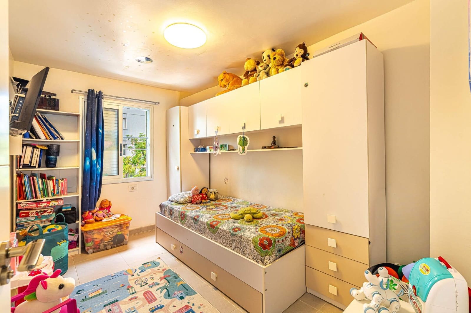 4 bedroom Flat for sale in Santa Cruz de Tenerife - € 195,000 (Ref: 9353502)