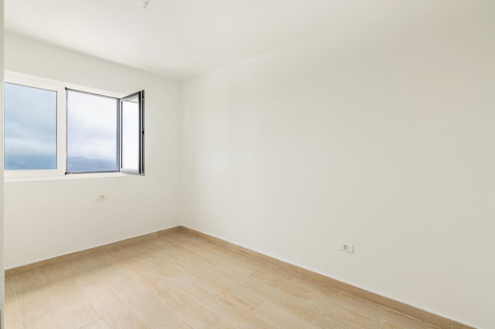 3 sovrum Semi-fristående Villa till salu i San Cristobal de La Laguna med garage - 448 000 € (Ref: 9401821)