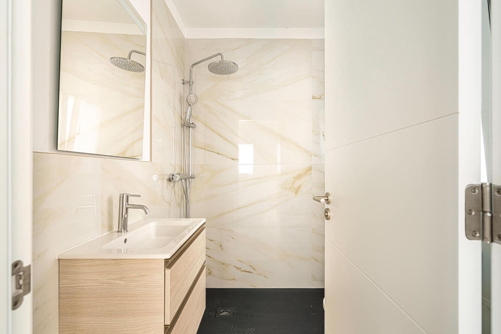 3 sovrum Semi-fristående Villa till salu i San Cristobal de La Laguna med garage - 448 000 € (Ref: 9401821)