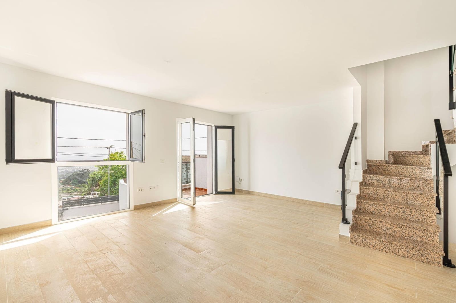 Pareado de 3 habitaciones en San Cristóbal de La Laguna en venta con garaje - 419.000 € (Ref: 9502682)