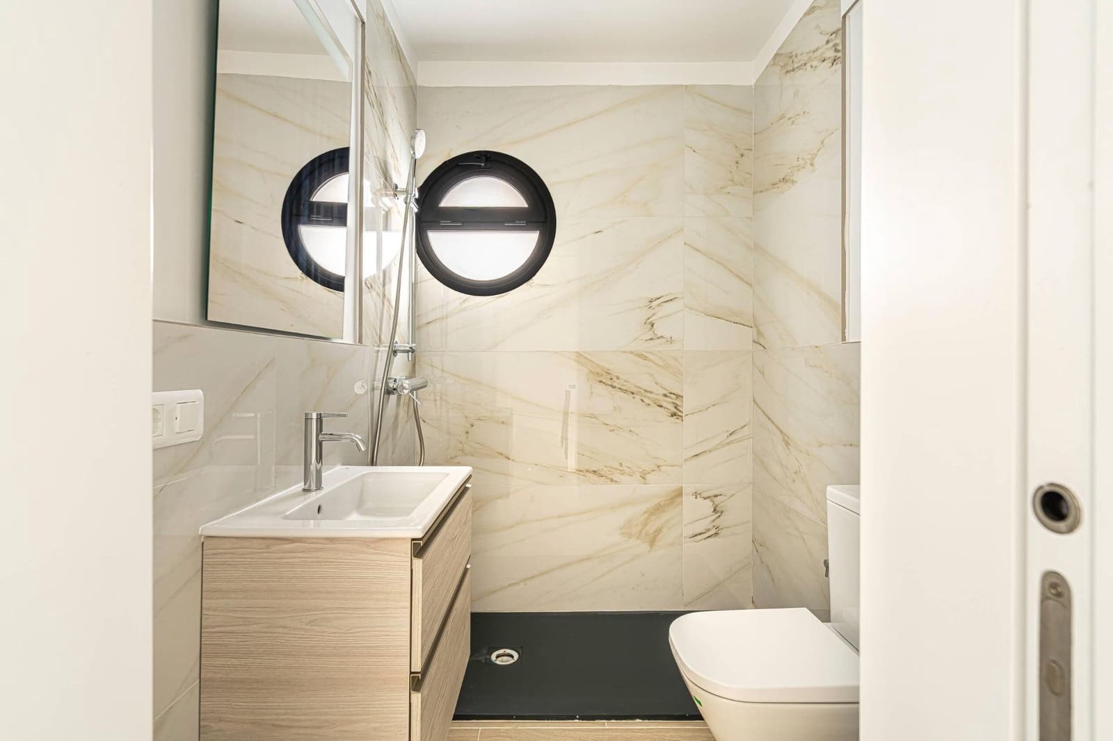 3 makuuhuone Paritalo myytävänä paikassa San Cristobal de La Laguna mukana 
autotalli - 419 000 € (Ref: 9502682)