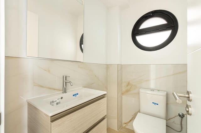 3 soveværelse Semi-Rækkehus til salg i San Cristóbal de La Laguna med garage - € 419.000 (Ref: 9502682)