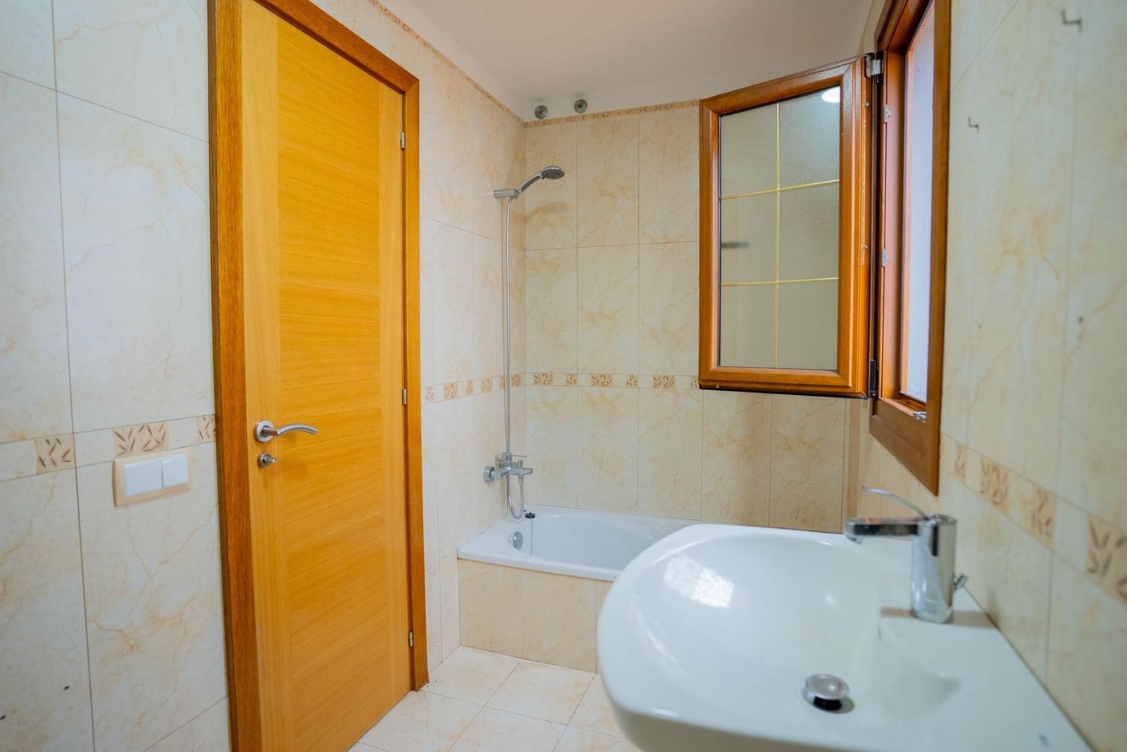 Adosado de 2 habitaciones en Tacoronte en venta con garaje - 295.000 € (Ref: 9524493)