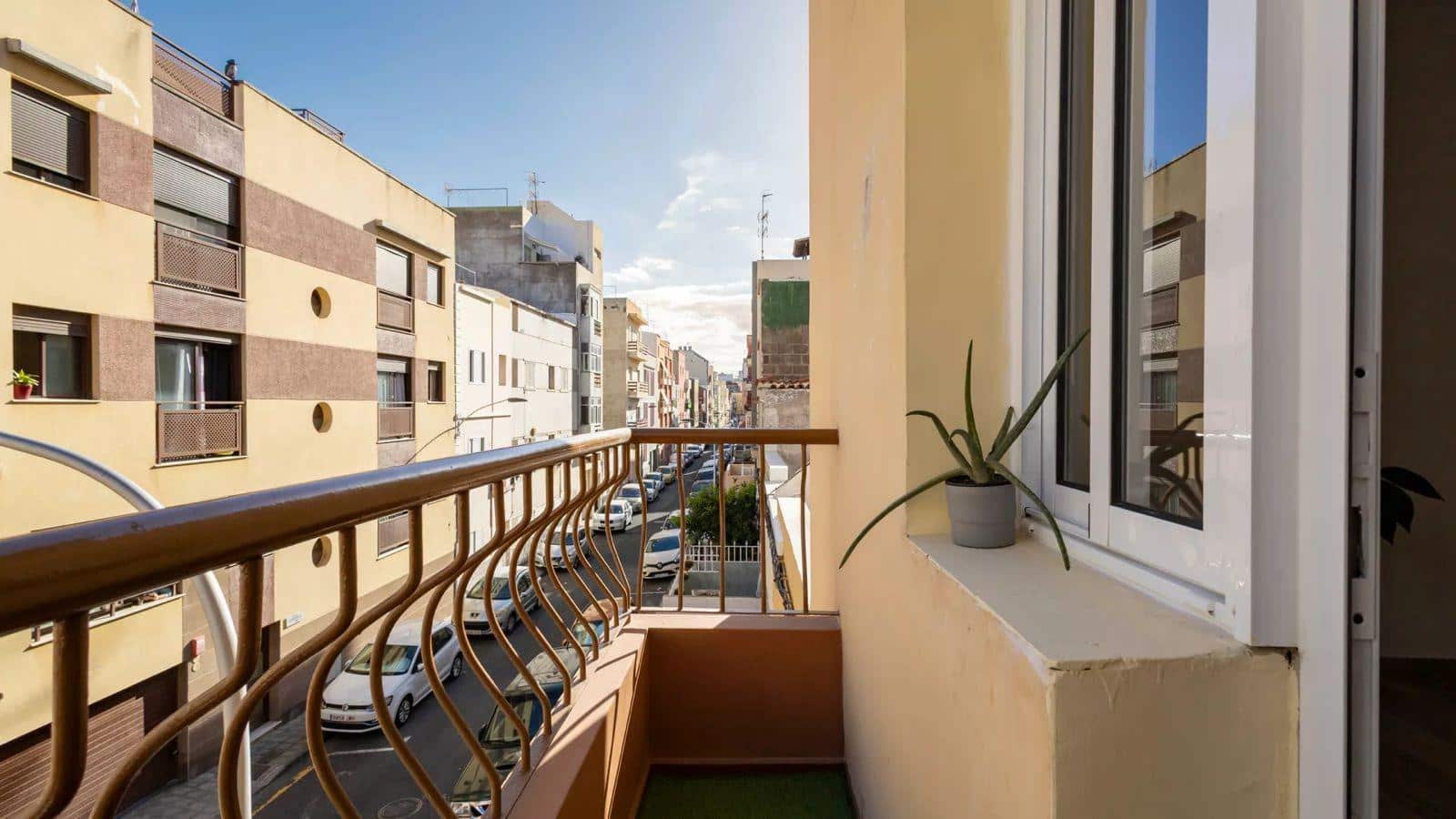 2 bedroom Flat for sale in Santa Cruz de Tenerife - € 199,000 (Ref: 9704973)