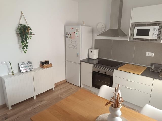 Piso de 2 habitaciones en La Salud, Santa Cruz de Tenerife en venta - 199.000 € (Ref: 9704973)