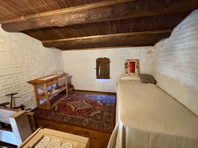 Landgrundstück zu verkaufen in Ginestar - 58.000 € (Ref: 10094027)