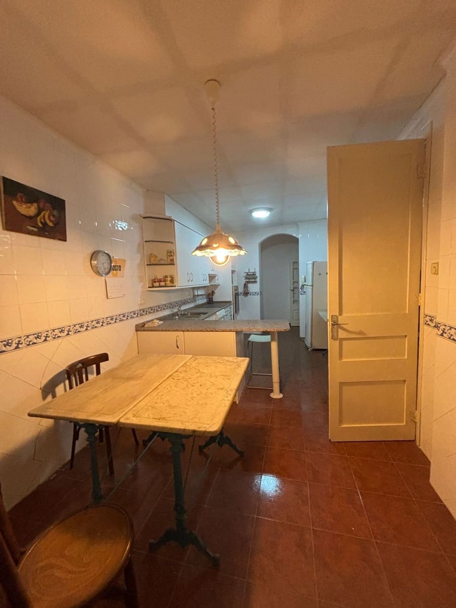 8 bedroom Finca/Country House for sale in Asco with garage - € 180,000 (Ref: 10160995)