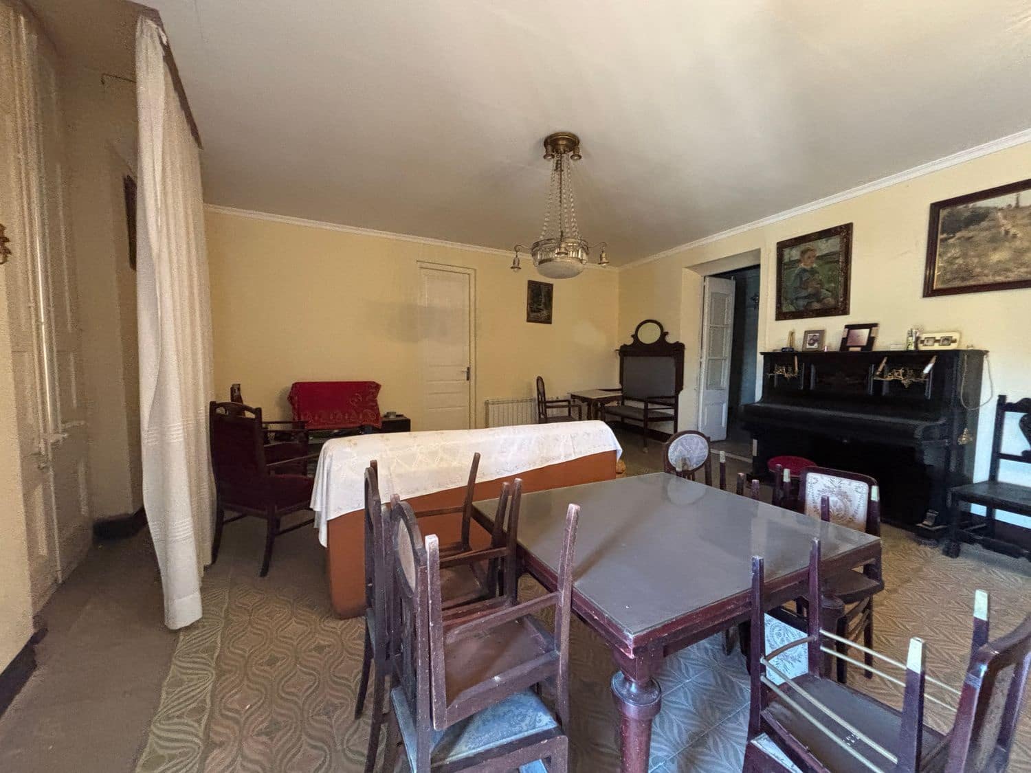 8 bedroom Finca/Country House for sale in Asco with garage - € 180,000 (Ref: 10160995)