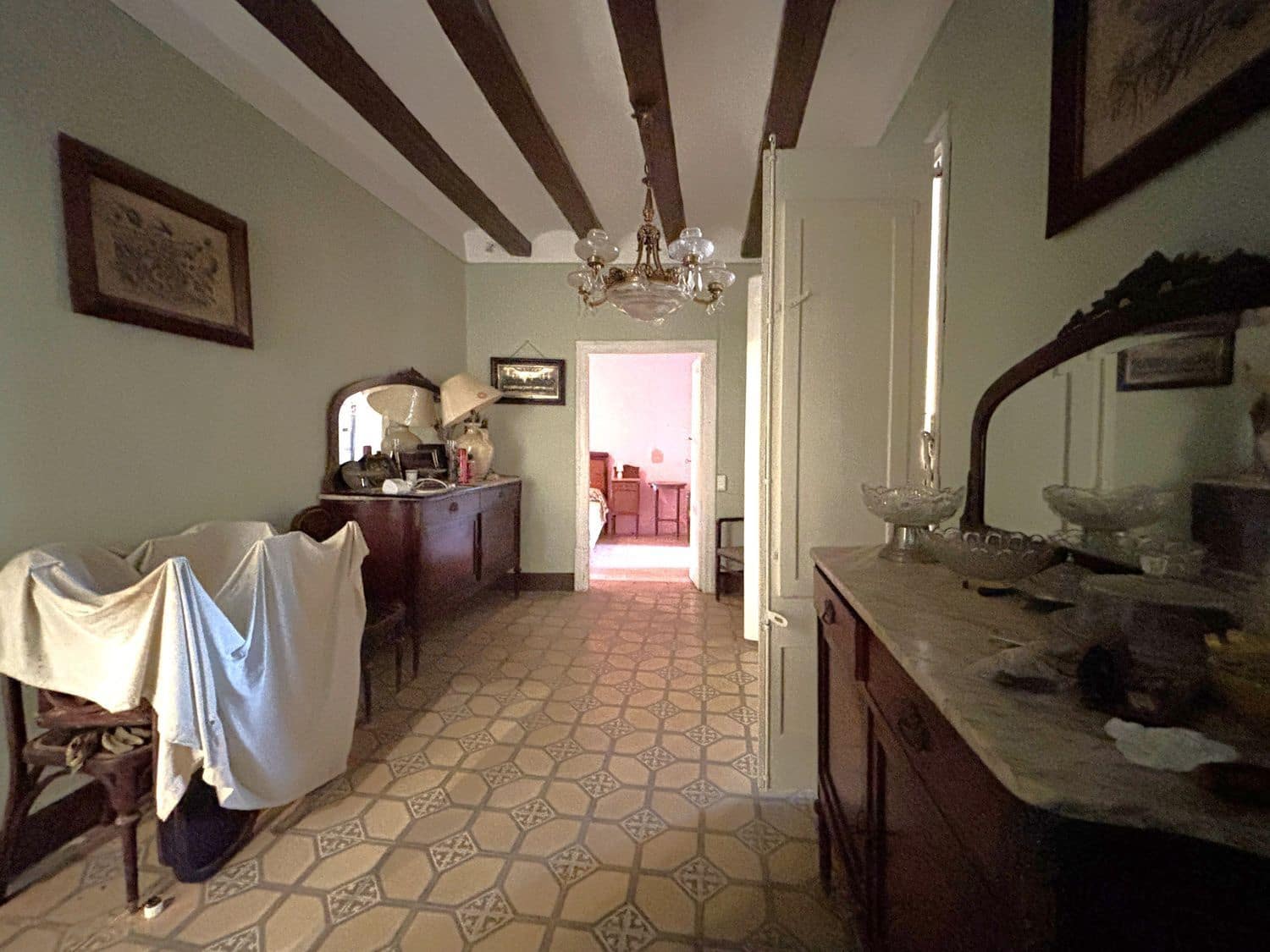 8 bedroom Finca/Country House for sale in Asco with garage - € 180,000 (Ref: 10160995)