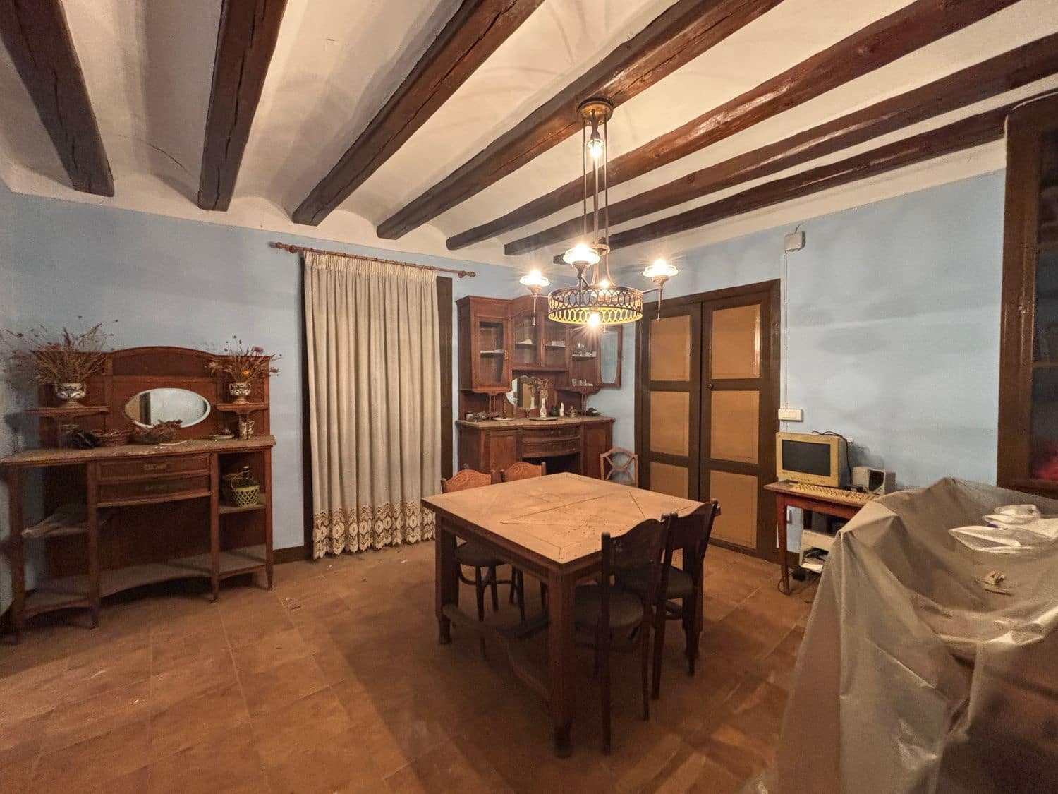 8 bedroom Finca/Country House for sale in Asco with garage - € 180,000 (Ref: 10160995)