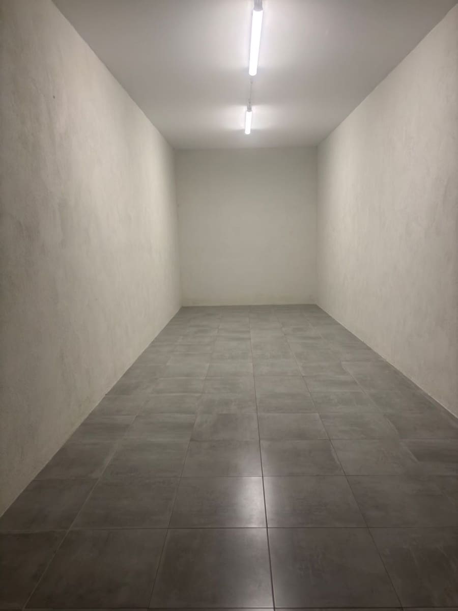 Kaupallinen vuokrattavana paikassa Tivissa - 460 € (Ref: 10164059)