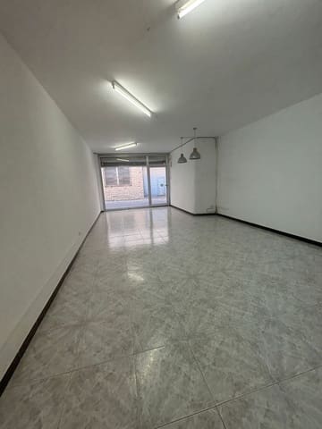 Kaupallinen vuokrattavana paikassa Tivissa - 460 € (Ref: 10164059)
