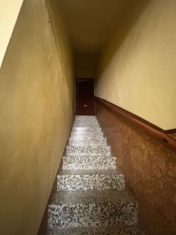 4 slaapkamer Finca/Landhuis te koop in Riba-roja d'Ebre met garage - € 49.000 (Ref: 8362072)