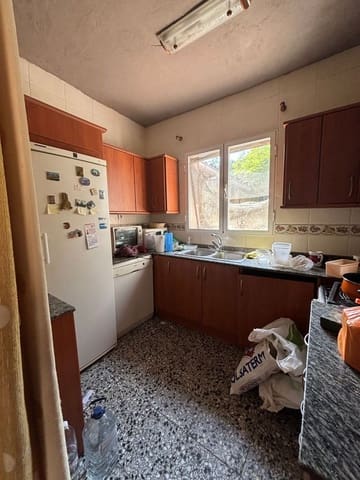 4 slaapkamer Finca/Landhuis te koop in Riba-roja d'Ebre met garage - € 49.000 (Ref: 8362072)