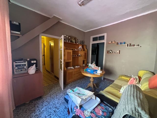 4 slaapkamer Finca/Landhuis te koop in Riba-roja d'Ebre met garage - € 49.000 (Ref: 8362072)