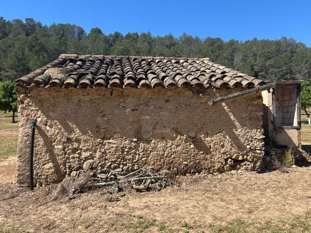 Grunde uden byggetilladelser til salg i Ginestar - € 40.000 (Ref: 8573795)