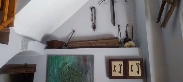 2 bedroom Finca/Country House for sale in Tivissa with garage - € 70,000 (Ref: 8599225)