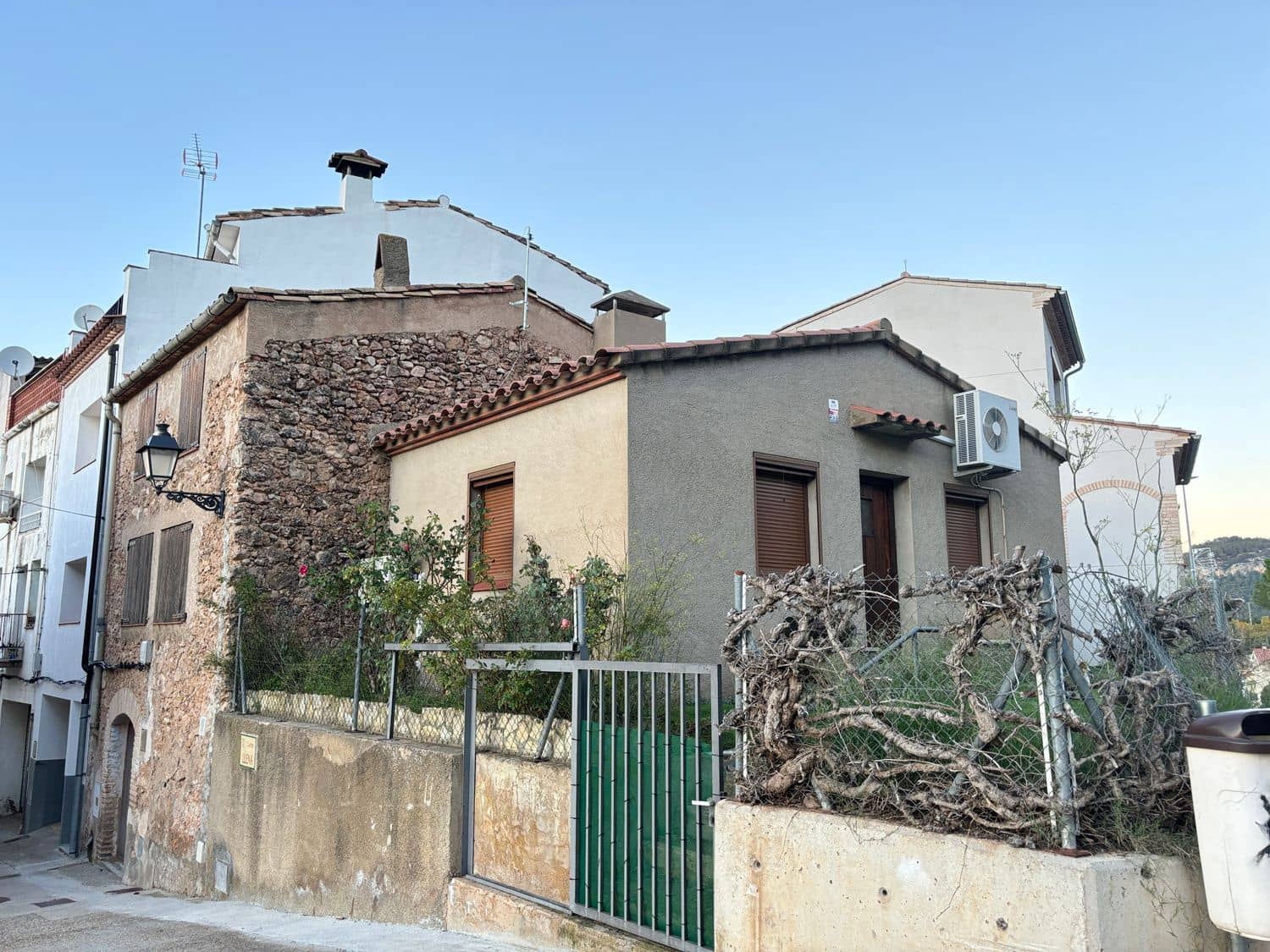 2 sypialnia Finka/Dom wiejski na sprzedaż w Tivissa z garażem - 199 000 € (Ref: 8638200)