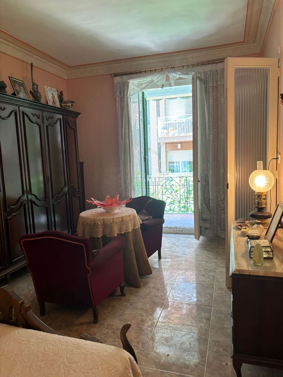 Apartamento de 4 habitaciones en Flix en venta con garaje - 99.000 € (Ref: 8640727)