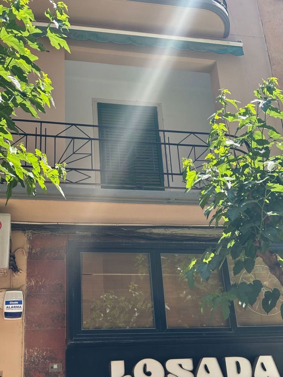 Apartamento de 4 habitaciones en Flix en venta con garaje - 99.000 € (Ref: 8640727)