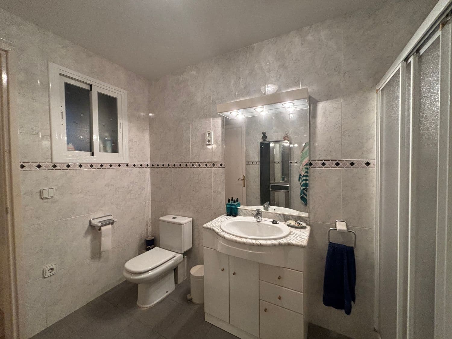 Apartamento de 4 habitaciones en Flix en venta con garaje - 99.000 € (Ref: 8640727)