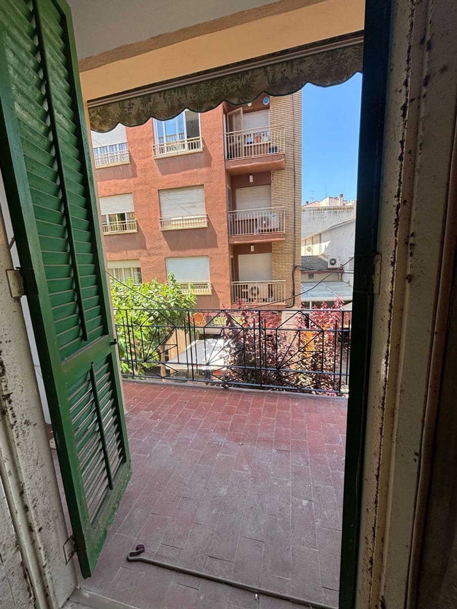 Apartamento de 4 habitaciones en Flix en venta con garaje - 99.000 € (Ref: 8640727)