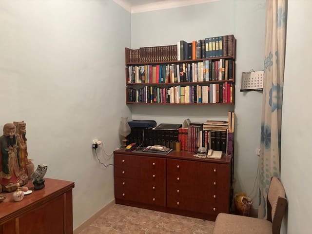 Apartamento de 4 habitaciones en Flix en venta con garaje - 99.000 € (Ref: 8640727)