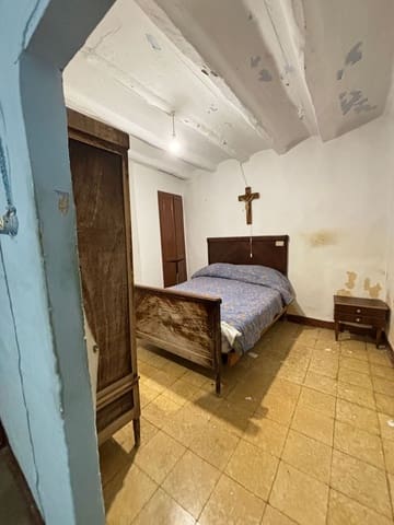 3 slaapkamer Finca/Landhuis te koop in Tivissa met garage - € 26.000 (Ref: 8679473)