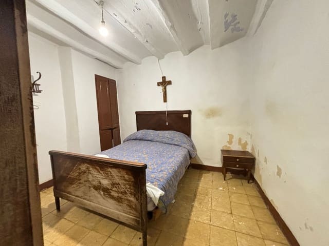 3 slaapkamer Finca/Landhuis te koop in Tivissa met garage - € 26.000 (Ref: 8679473)