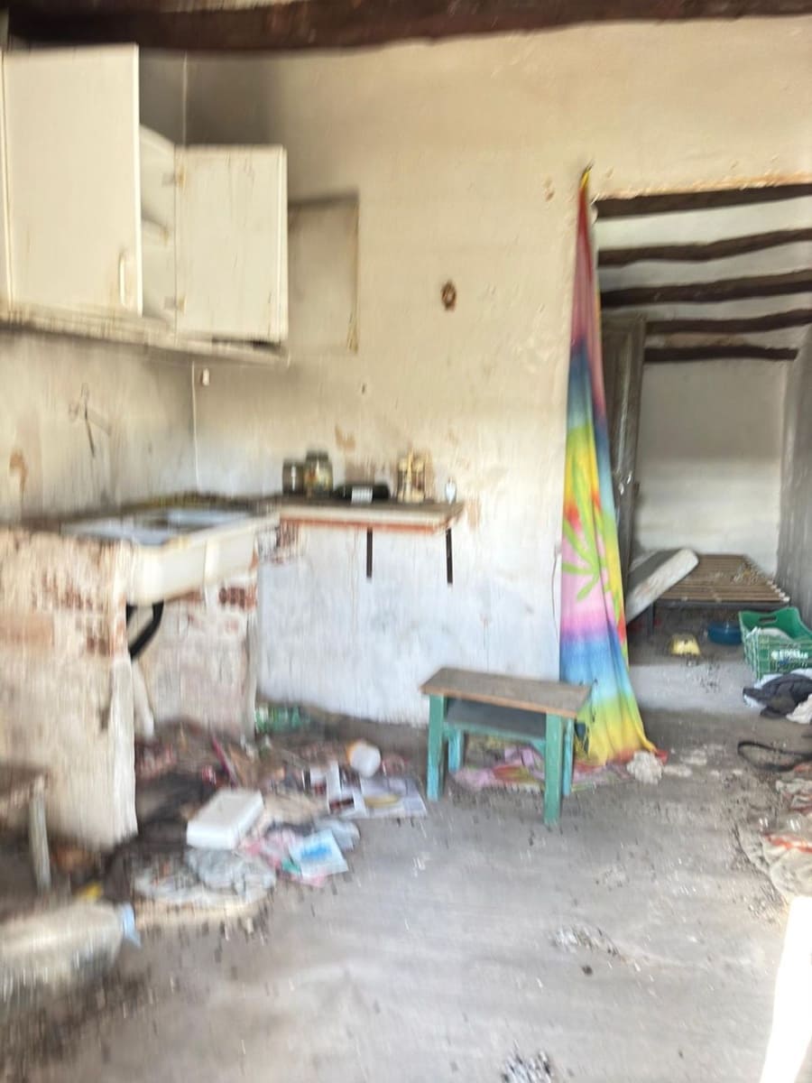 Grunde uden byggetilladelser til salg i Flix - € 25.000 (Ref: 8993596)