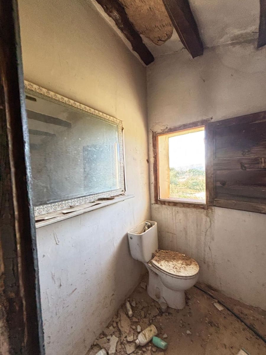 Grunde uden byggetilladelser til salg i Flix - € 25.000 (Ref: 8993596)