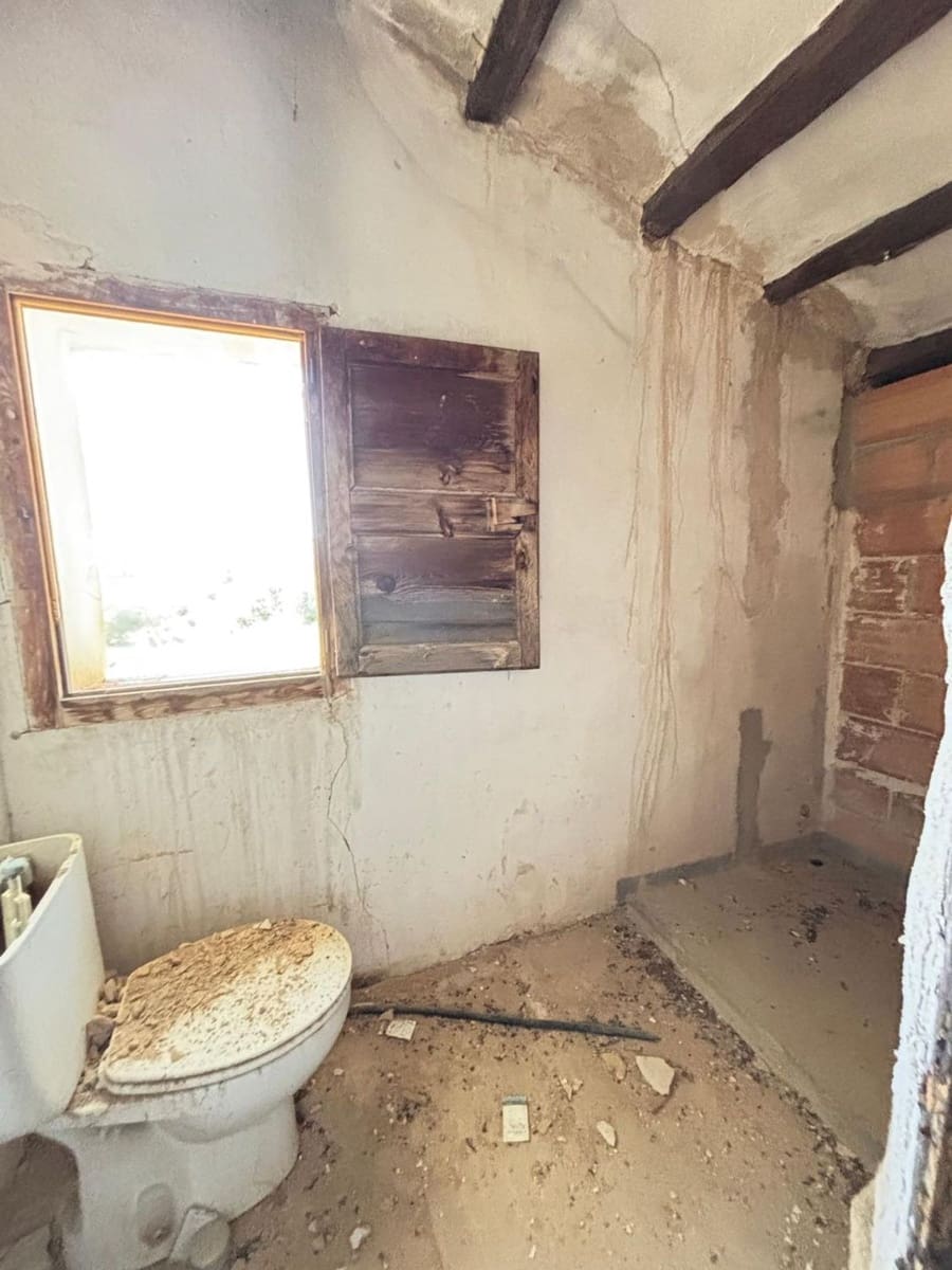 Grunde uden byggetilladelser til salg i Flix - € 25.000 (Ref: 8993596)