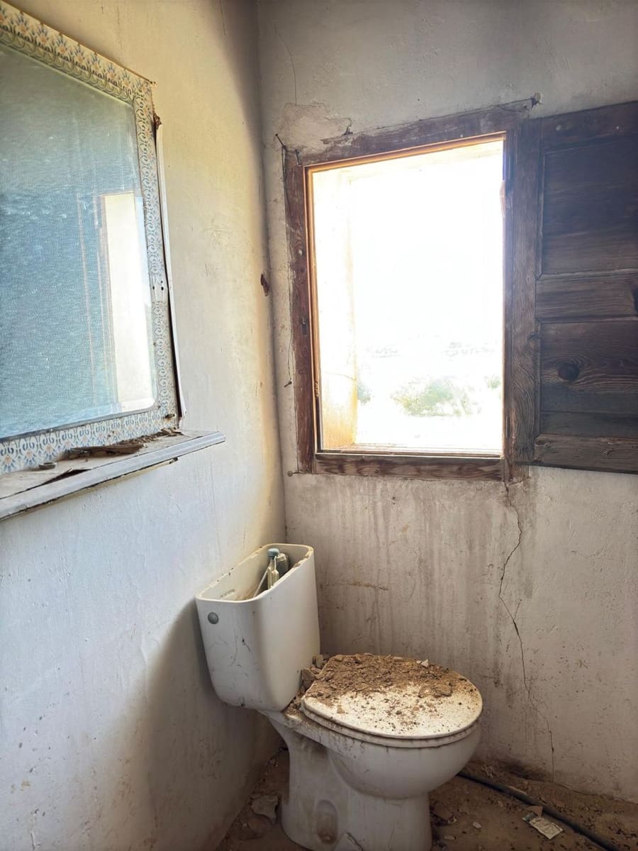 Grunde uden byggetilladelser til salg i Flix - € 25.000 (Ref: 8993596)