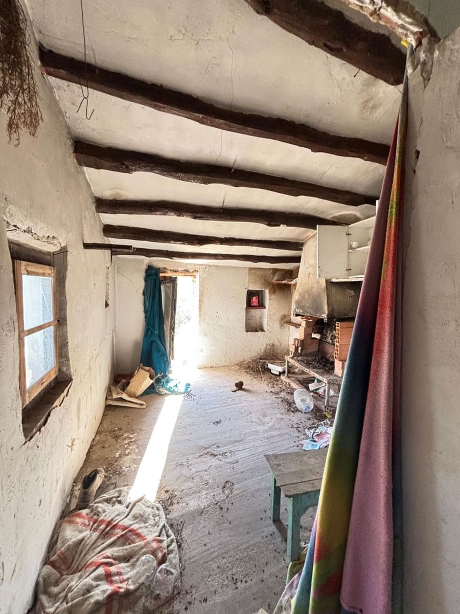 Grunde uden byggetilladelser til salg i Flix - € 25.000 (Ref: 8993596)