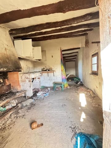 Mark till salu i Flix - 25 000 € (Ref: 8993596)