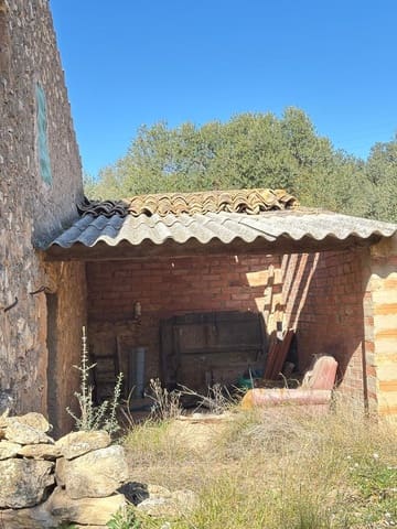 Mark till salu i Flix - 25 000 € (Ref: 8993596)