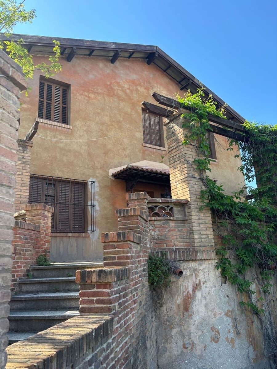 5 bedroom Finca/Country House for sale in Flix with garage - € 284,000 (Ref: 8993597)