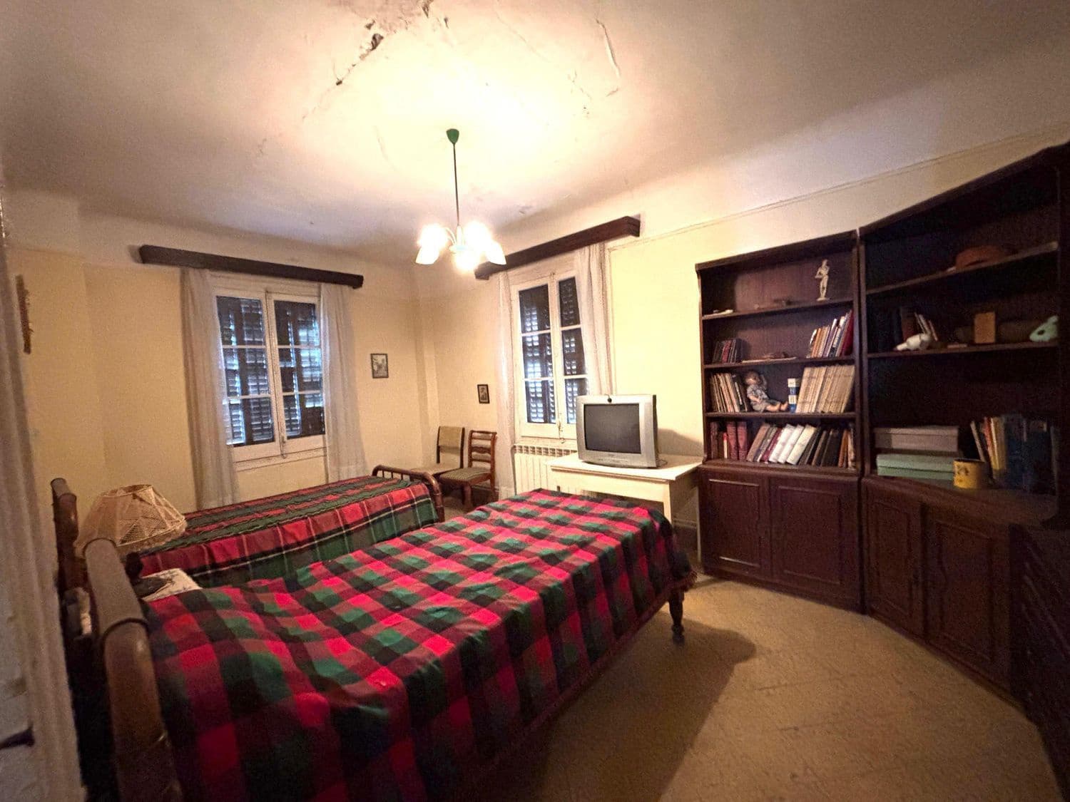 5 bedroom Finca/Country House for sale in Flix with garage - € 284,000 (Ref: 8993597)
