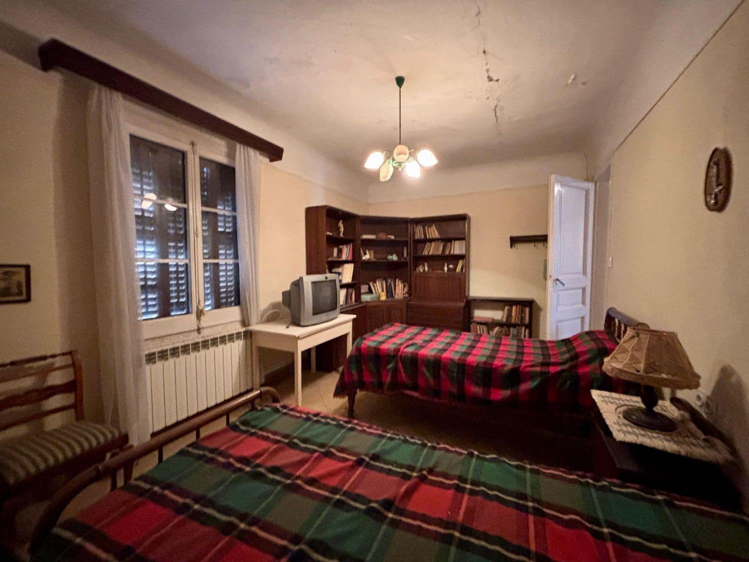 5 bedroom Finca/Country House for sale in Flix with garage - € 284,000 (Ref: 8993597)