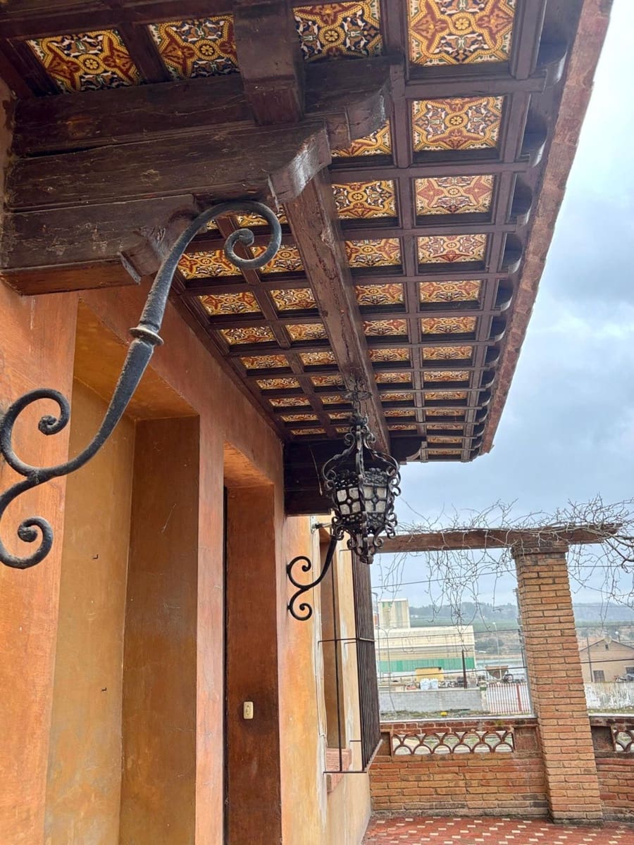 5 bedroom Finca/Country House for sale in Flix with garage - € 284,000 (Ref: 8993597)