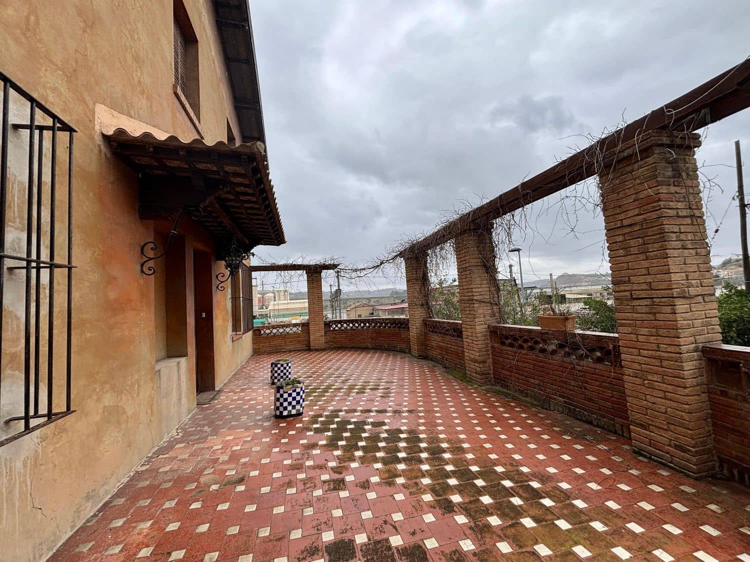 5 bedroom Finca/Country House for sale in Flix with garage - € 284,000 (Ref: 8993597)