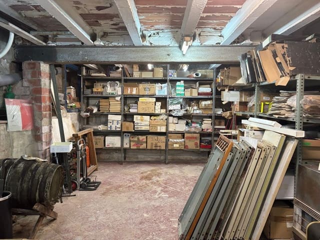 Erhverv til salg i Flix - € 34.000 (Ref: 9004499)