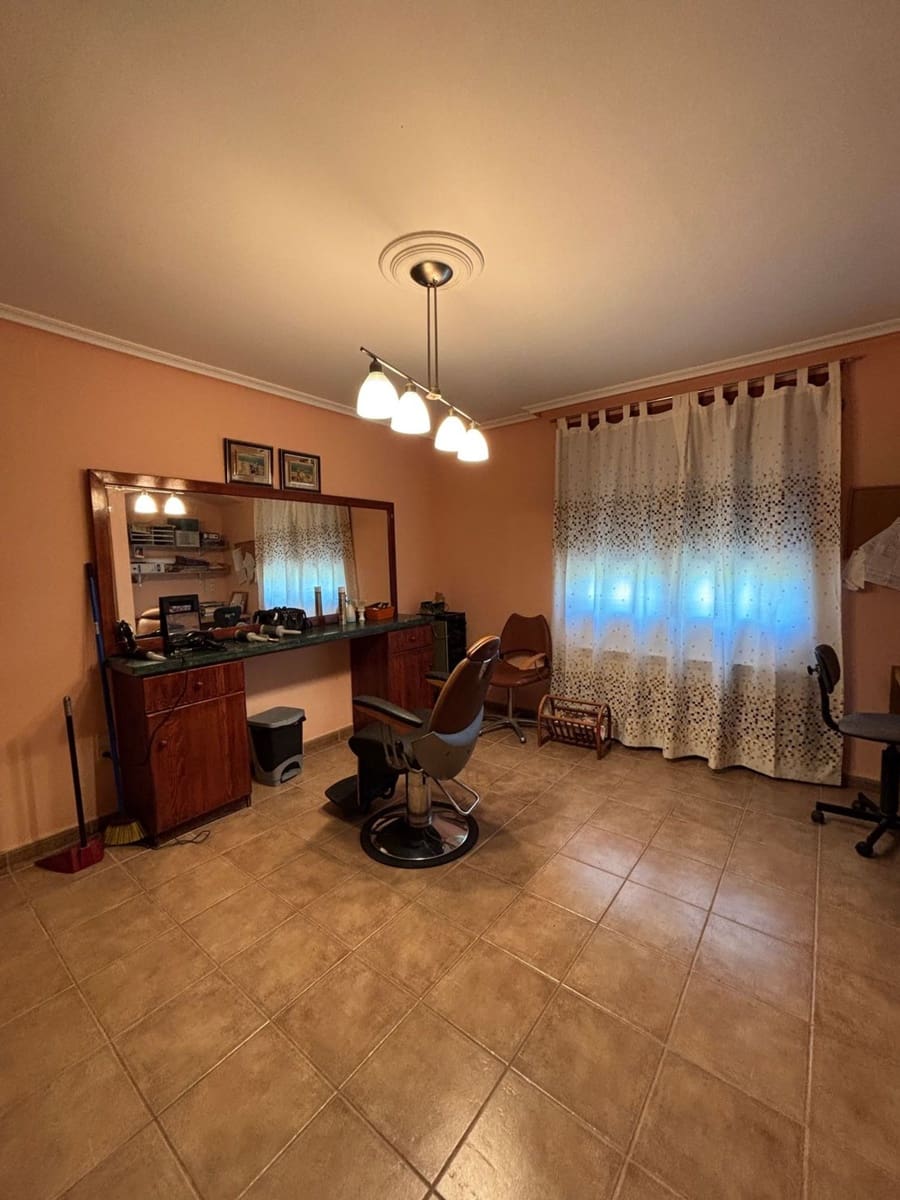 6 soveværelse Finca/Landehus til salg i Caspe med garage - € 690.000 (Ref: 9020543)