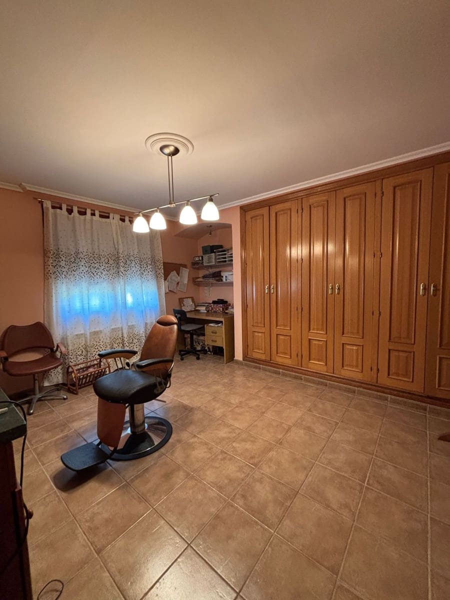 6 soveværelse Finca/Landehus til salg i Caspe med garage - € 690.000 (Ref: 9020543)