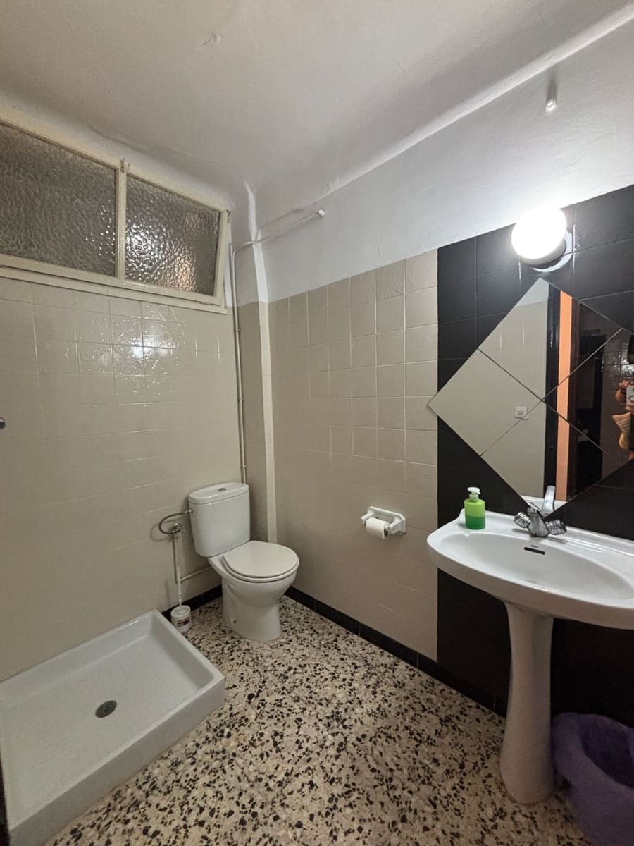 4 soveværelse Restaurant/Bar til salg i Flix med garage - € 350.000 (Ref: 9242620)