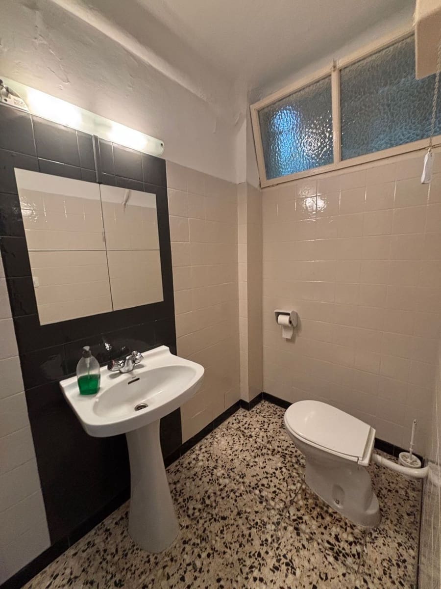 4 soveværelse Restaurant/Bar til salg i Flix med garage - € 350.000 (Ref: 9242620)