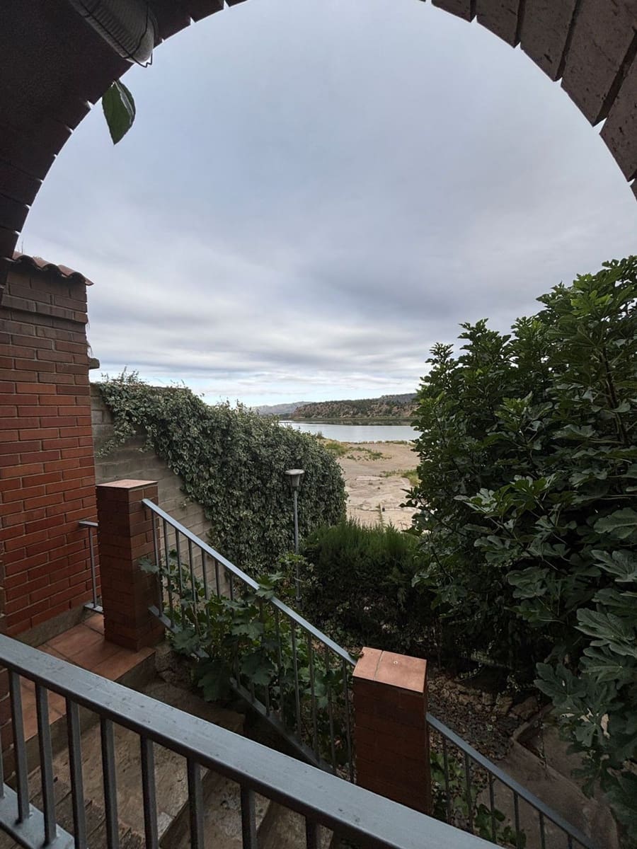 4 soveværelse Restaurant/Bar til salg i Flix med garage - € 350.000 (Ref: 9242620)