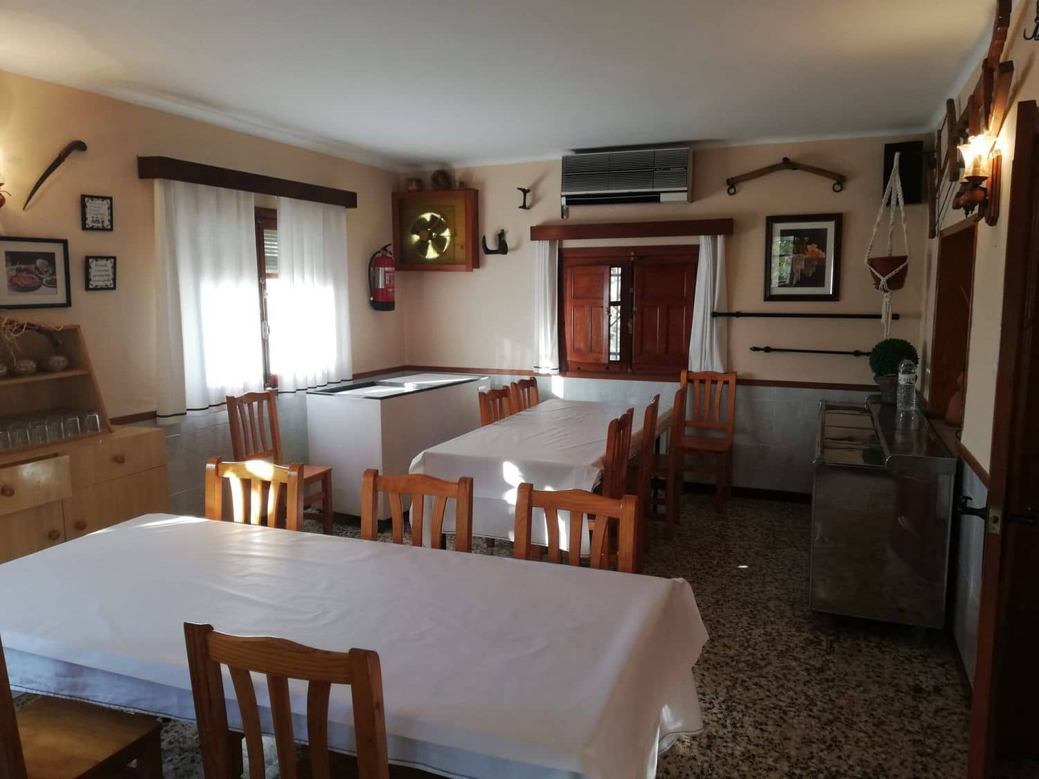 4 soveværelse Restaurant/Bar til salg i Flix med garage - € 350.000 (Ref: 9242620)